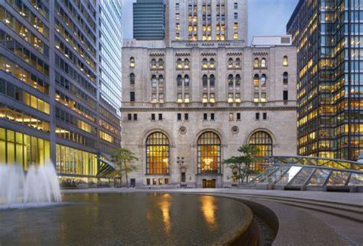 Directory Commerce Court Quadreal
